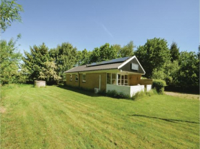 Three-Bedroom Holiday Home in Oster Assels